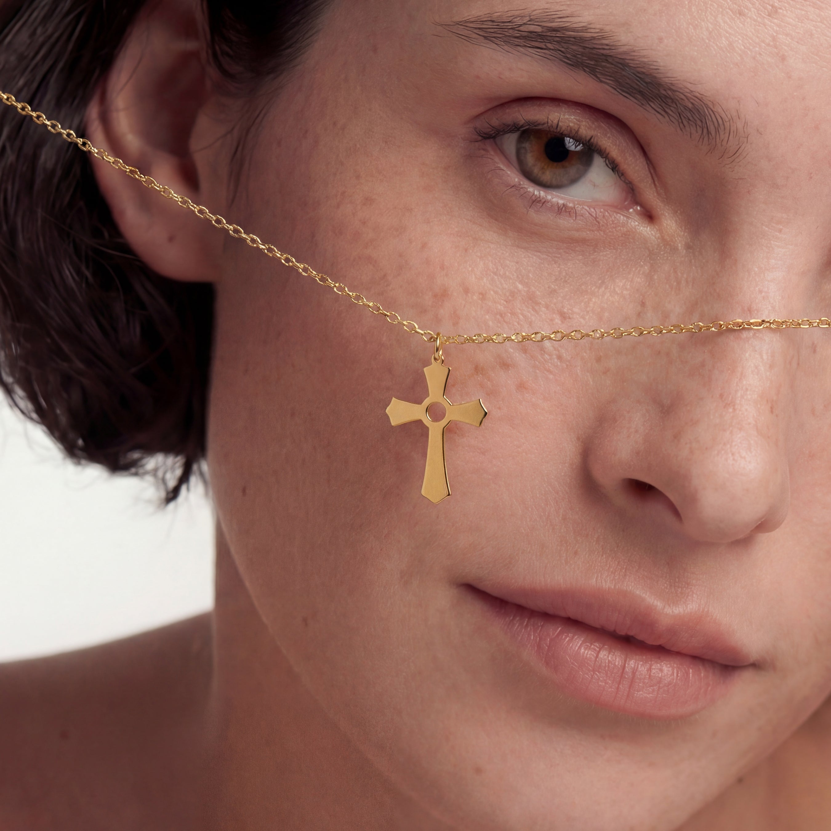 Minimal Cross Necklace in Gold Vermeil