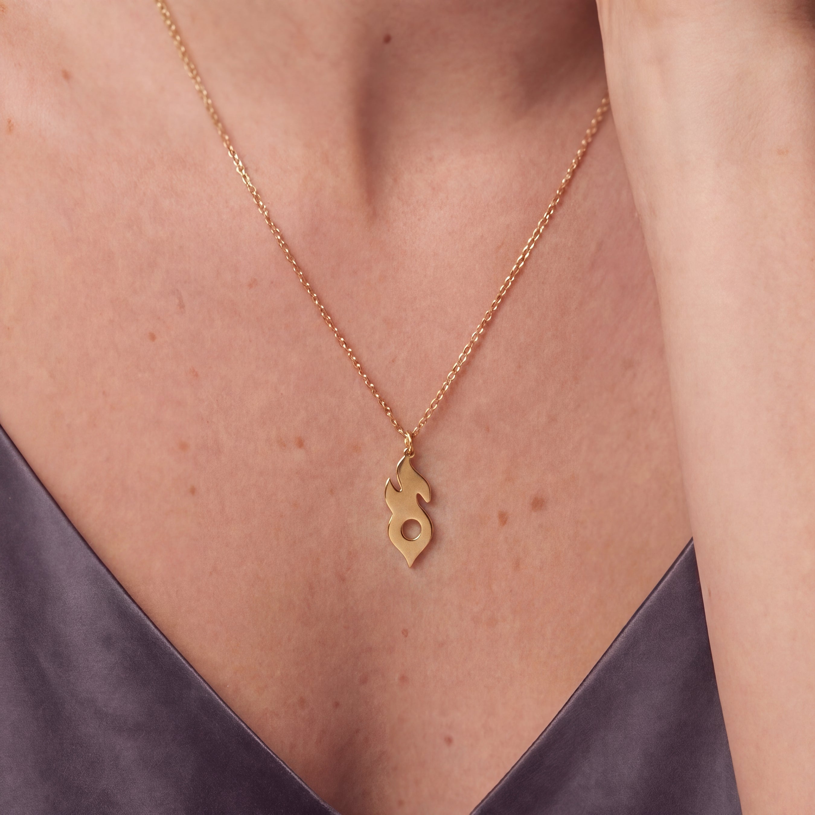 burning-soul-necklace-in-18k-gold-vermeil-2
