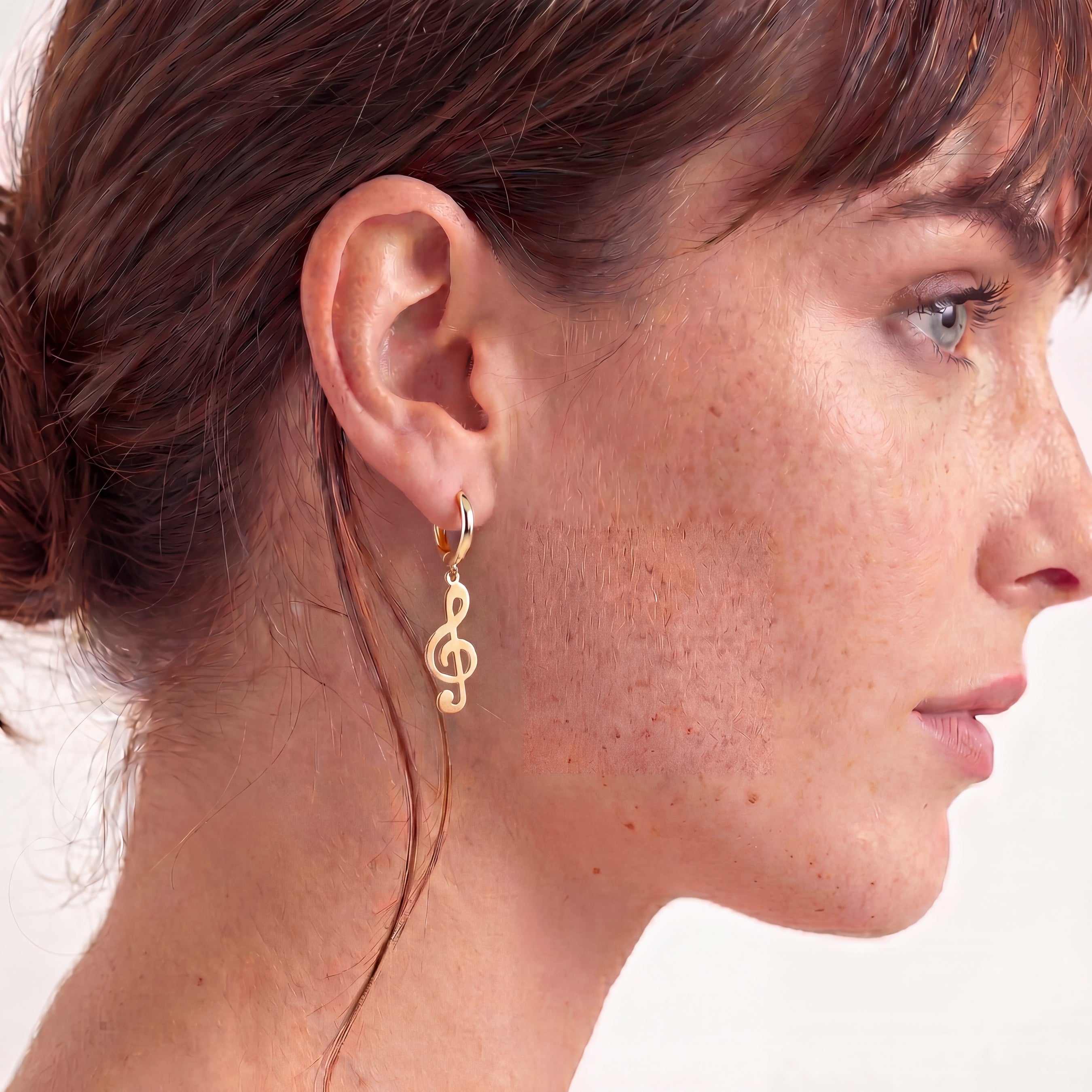 clef-charm-hoop-earring-18k-gold-vermeil-4