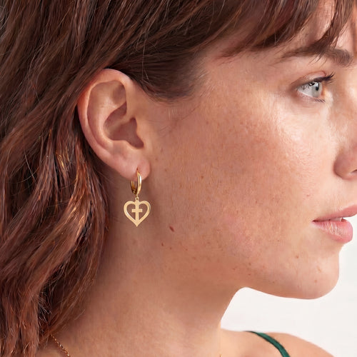 Cross Heart Hoop Necklace in 18k Yellow Gold Vermeil