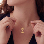 hourglass-necklace-in-18k-gold-vermeil-2