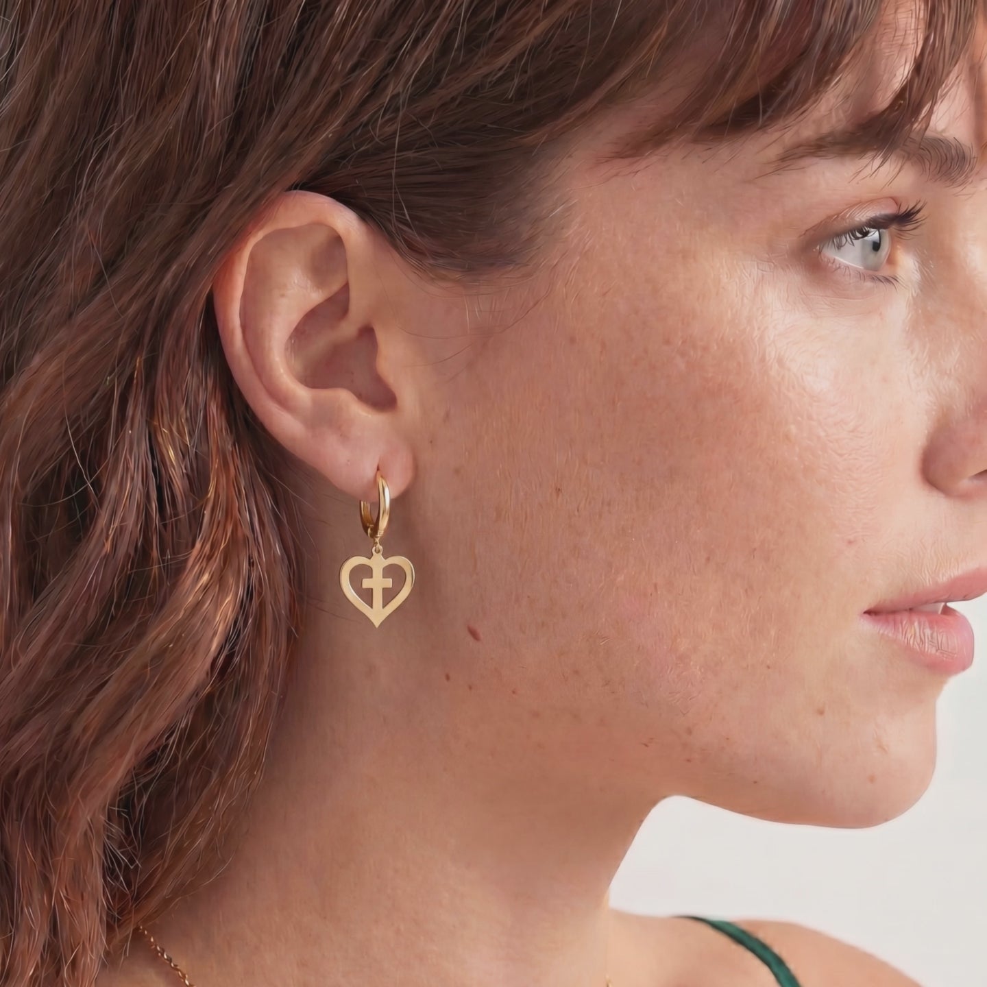Cross Heart Hoop Necklace in 18k Yellow Gold Vermeil