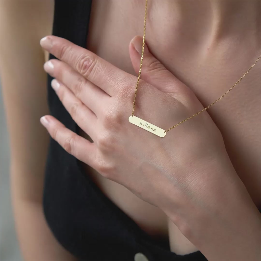 Chic Engraved Bar Necklace in Gold Vermeil